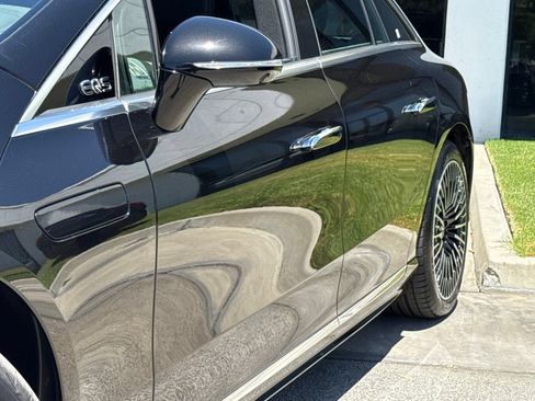 Used 2022 Mercedes-Benz EQS 580 4MATIC Sedan image 4