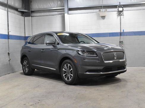 Used 2023 Lincoln Nautilus Reserve AWD/4WD image 27