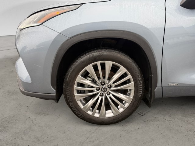 Used 2023 Toyota Highlander Platinum AWD/4WD image 9