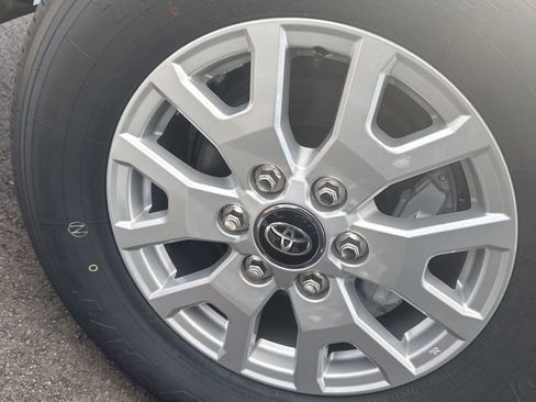New 2025 Toyota Tacoma SR5 RWD image 10