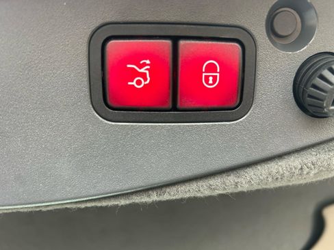 Used 2008 Mercedes-Benz SL 550 image 18