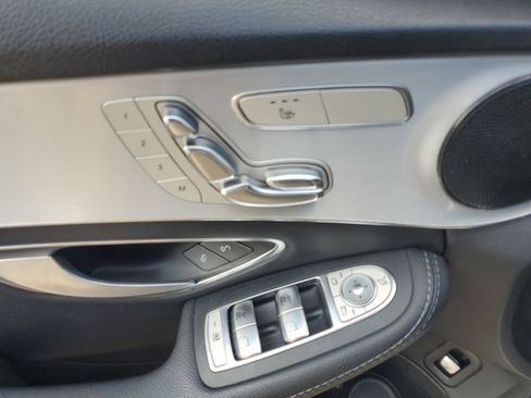 Used 2019 Mercedes-Benz C 300 Sedan image 16