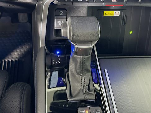 Used 2024 Toyota Tundra Platinum image 24