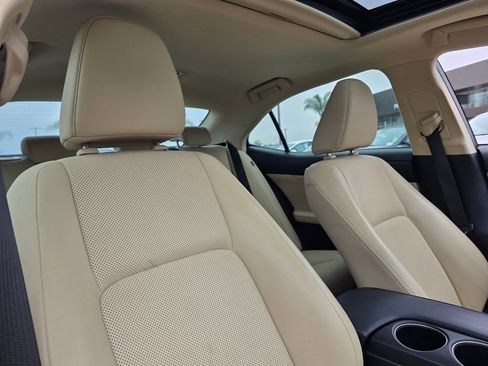 Used 2014 Lexus IS 250 w/ Navigation Package RWD image 10