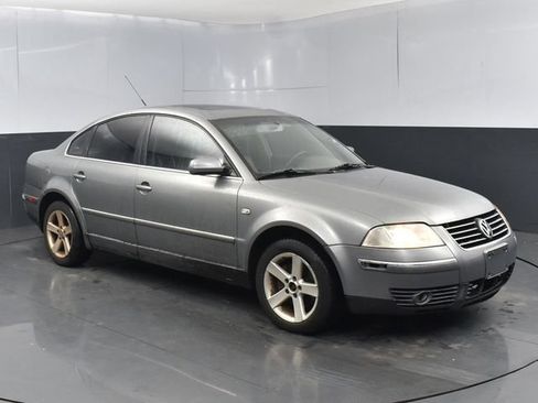 Used 2004 Volkswagen Passat GLX AWD/4WD image 2