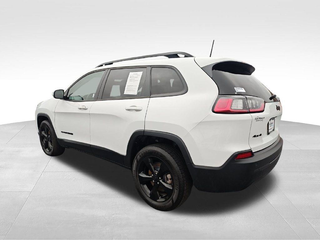 Used 2020 Jeep Cherokee Latitude Plus AWD/4WD image 3