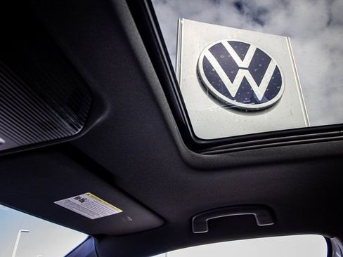 New 2026 Volkswagen Atlas Cross Sport SE image 41