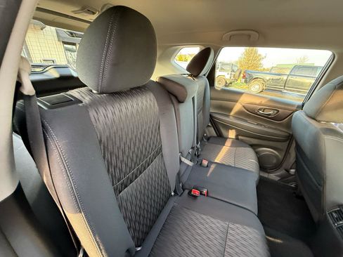 Used 2018 Nissan Rogue S image 34