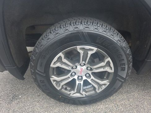 Used 2020 GMC Sierra 1500 SLE w/ SLE Value Package image 8