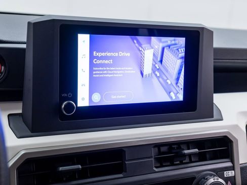 Used 2024 Toyota Tacoma TRD Off-Road image 25