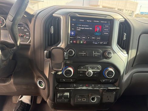 Used 2023 Chevrolet Silverado 2500 LT w/ Convenience Package image 11