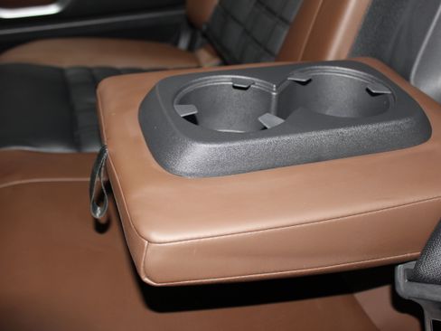 Used 2018 Nissan Titan Platinum Reserve w/ Platinum Utility Package image 28