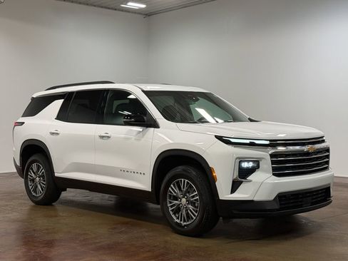 Used 2026 Chevrolet Traverse LT AWD/4WD image 22