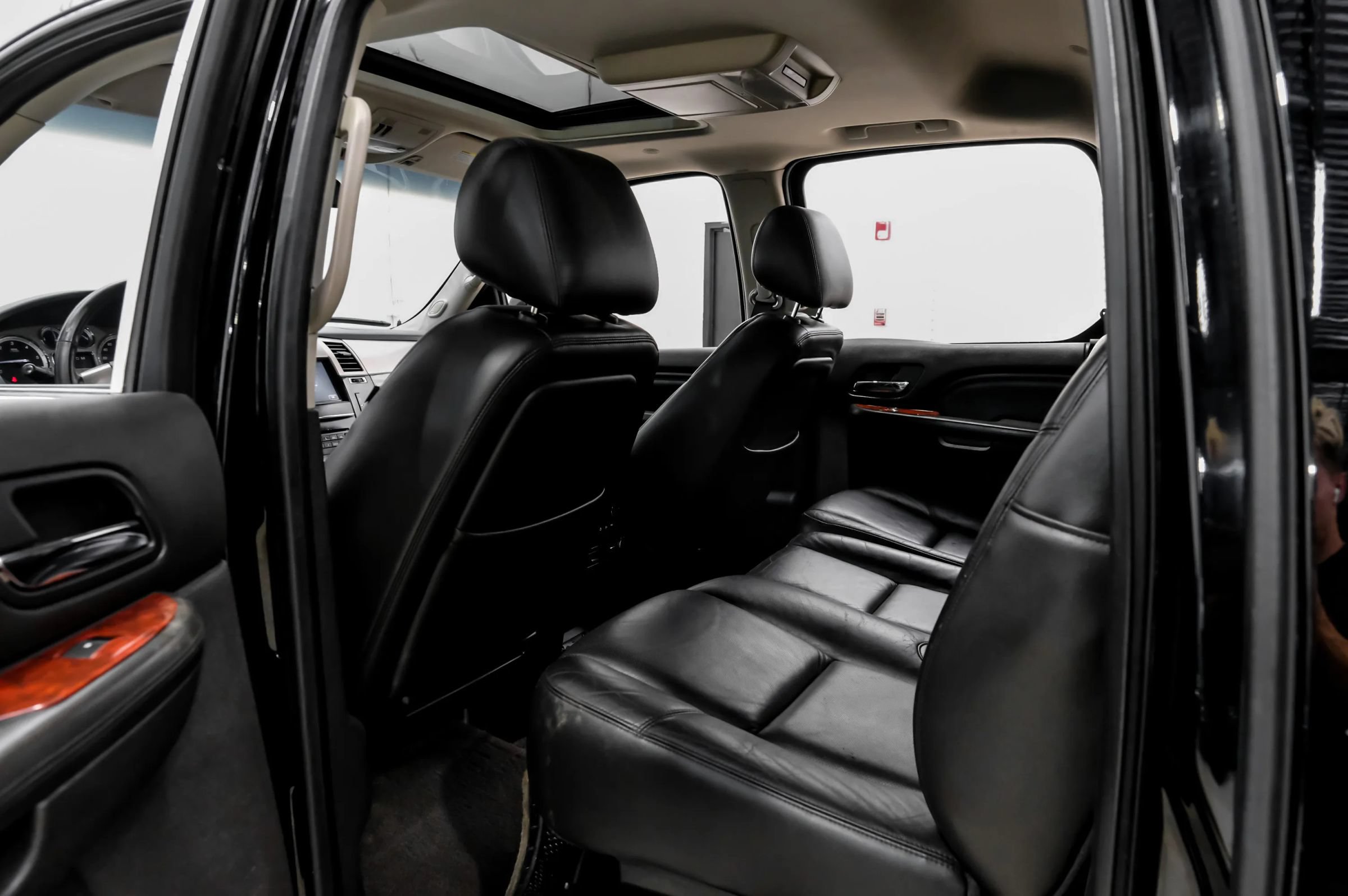 Used 2012 Cadillac Escalade EXT Premium AWD/4WD image 43