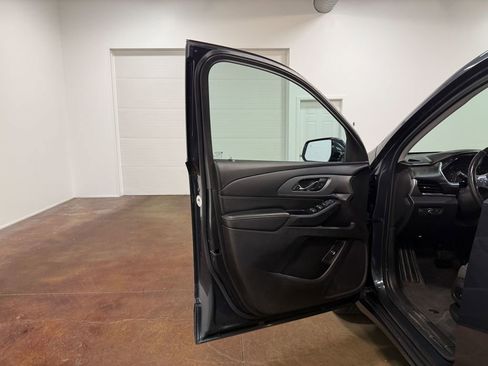 Used 2019 Chevrolet Traverse LT image 57
