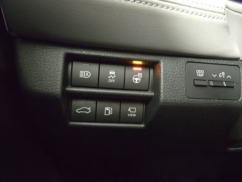 Used 2019 Toyota Avalon Limited image 29