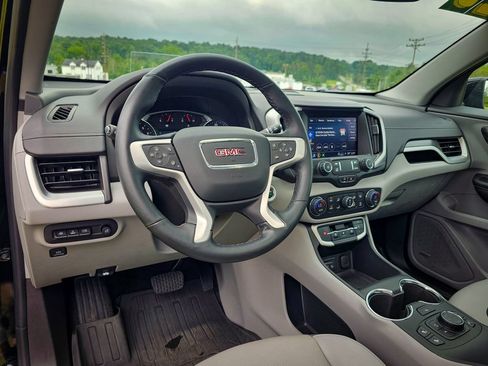 Used 2023 GMC Terrain SLT w/ Infotainment Package II AWD/4WD image 16
