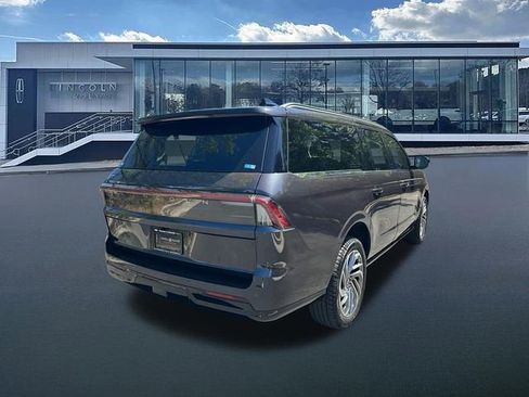 New 2026 Lincoln Navigator L Reserve image 8