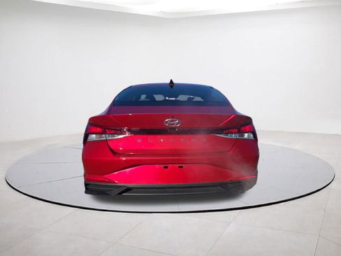 Used 2022 Hyundai Elantra SEL image 6