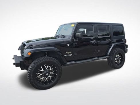 Used 2015 Jeep Wrangler Unlimited Sahara w/ Max Tow Package AWD/4WD image 6