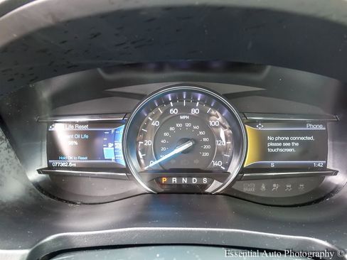 Used 2019 Ford Explorer XLT w/ Equipment Group 202A AWD/4WD image 14