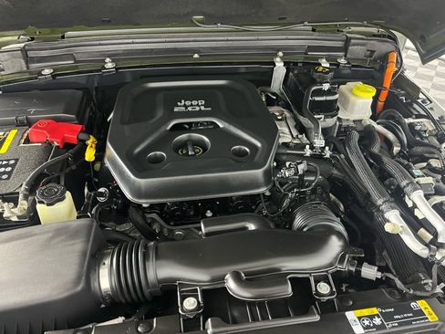 Used 2022 Jeep Wrangler Unlimited Sahara w/ Cold Weather Group image 35