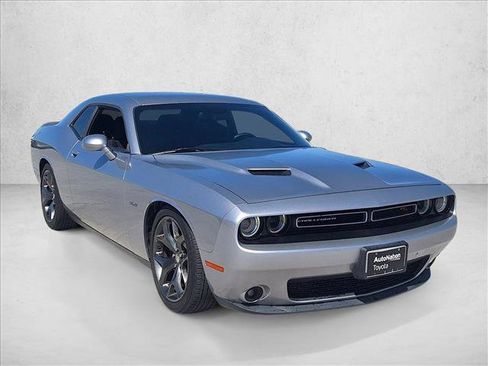 Used 2015 Dodge Challenger R/T w/ Quick Order Package 22B R/T RWD image 3