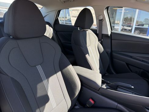 New 2026 Hyundai Elantra SE image 7