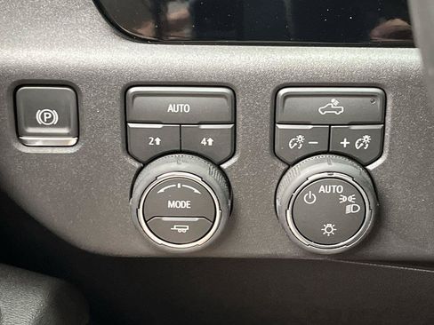 Used 2026 Chevrolet Silverado 1500 LT AWD/4WD image 17