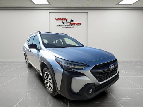 Used 2025 Subaru Outback Premium image 1