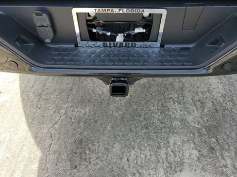 New 2026 GMC Canyon Denali image 9