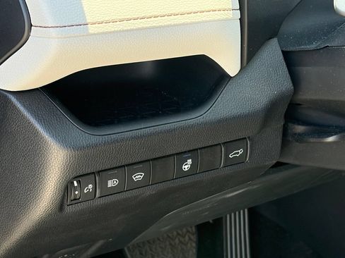 Used 2025 Toyota RAV4 XLE w/ Convenience Package FWD image 8