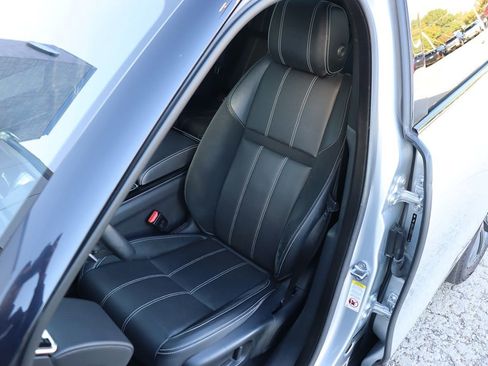 Used 2018 Land Rover Range Rover Velar R-Dynamic SE image 37