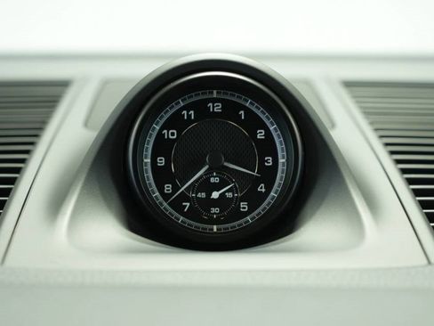 Used 2025 Porsche Macan image 34