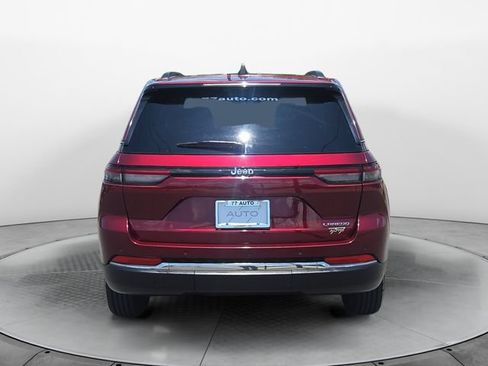 Used 2024 Jeep Grand Cherokee Laredo RWD image 4