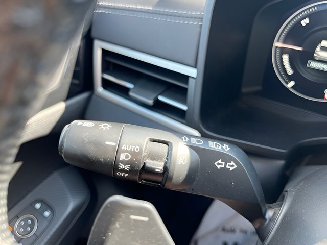 Used 2024 Mitsubishi Outlander SE AWD/4WD image 16