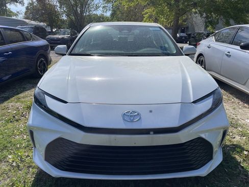 Used 2025 Toyota Camry LE image 2