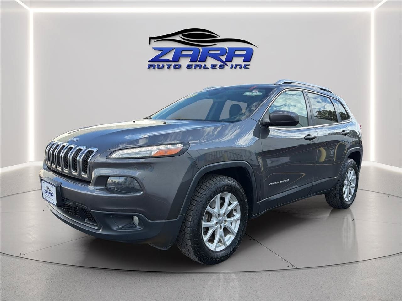 Used 2014 Jeep Cherokee Latitude w/ Cold Weather Group AWD/4WD image 3