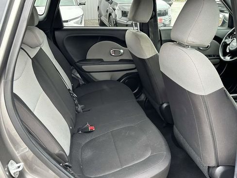 Used 2016 Kia Soul FWD image 21