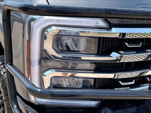 Used 2025 Ford F250 Lariat w/ Tremor Off-Road Package AWD/4WD image 26
