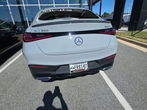 Used 2025 Mercedes-Benz GLC 300 4MATIC image 4
