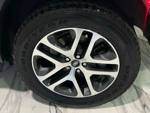 Used 2024 Land Rover Defender 130 S image 26