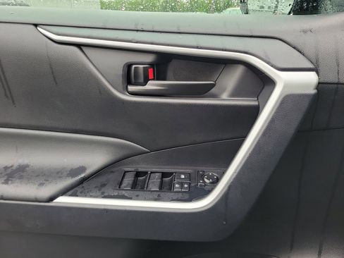 Used 2025 Toyota RAV4 LE AWD/4WD image 17