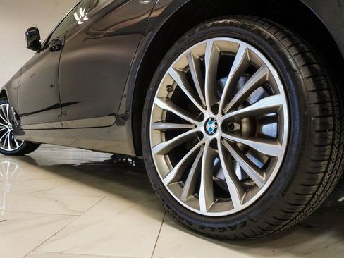 Used 2023 BMW 540i xDrive w/ Premium Package image 39