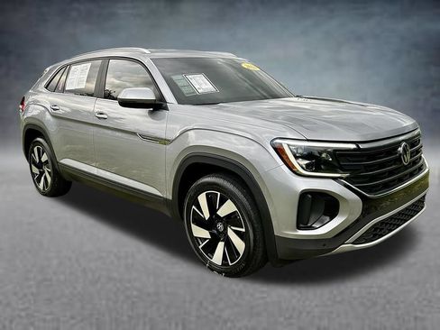 Used 2024 Volkswagen Atlas Cross Sport SE FWD image 3