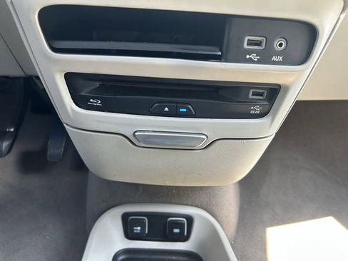 Used 2017 Chrysler Pacifica Touring-L Plus FWD image 17