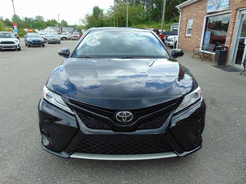 Used 2020 Toyota Camry XSE image 2