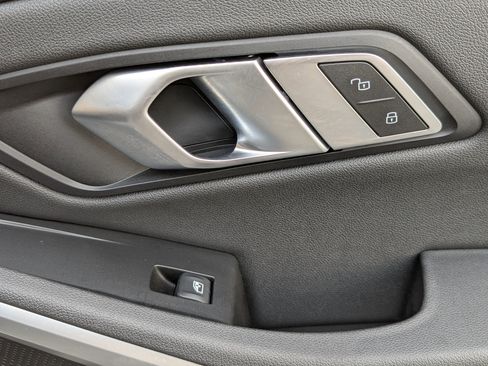 Used 2020 BMW 330i Sedan w/ Driving Assistance Package image 20