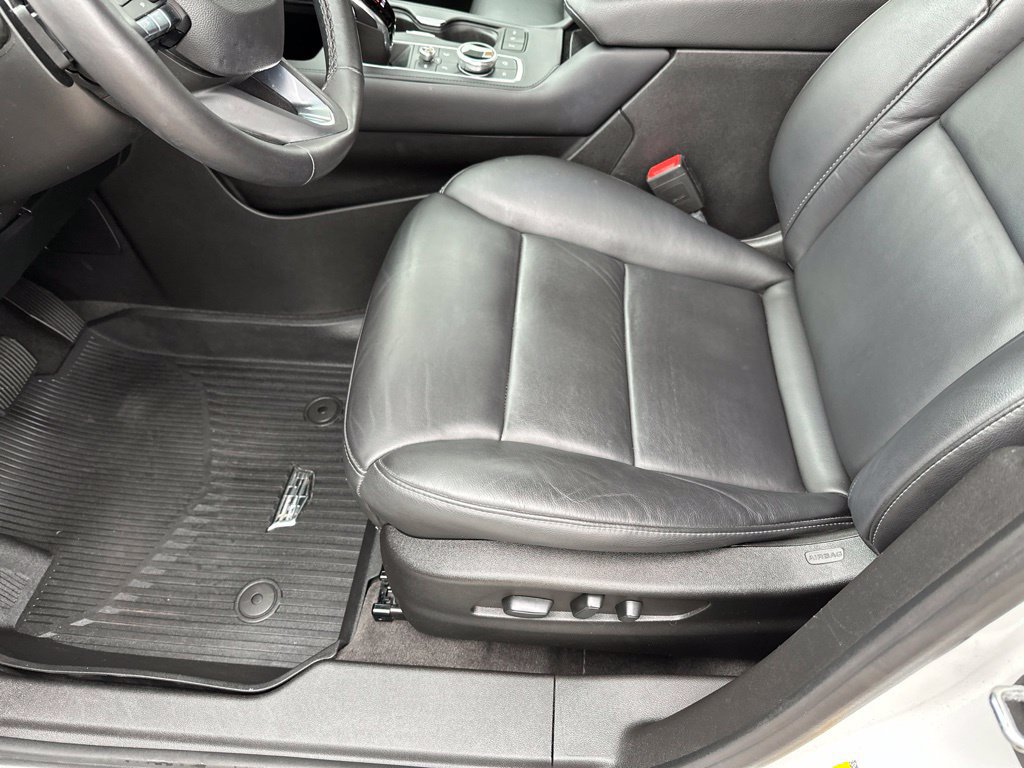 Used 2022 Cadillac XT4 Premium Luxury w/ Enhanced Visibility Package AWD/4WD image 23