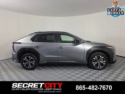 Used 2023 Toyota bZ4X XLE w/ Weather Package FWD image 8